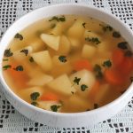 Krompirjeva juha s povojčkom