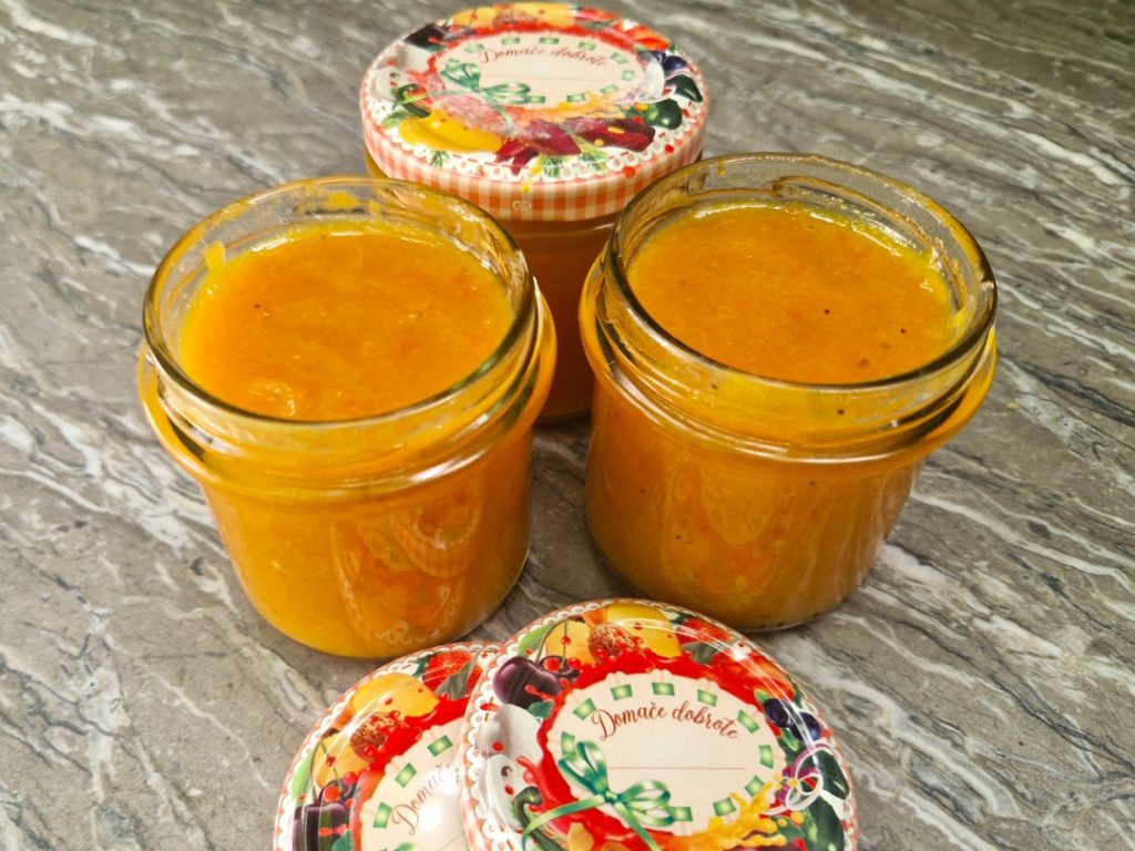 Bananina marmelada z marelico