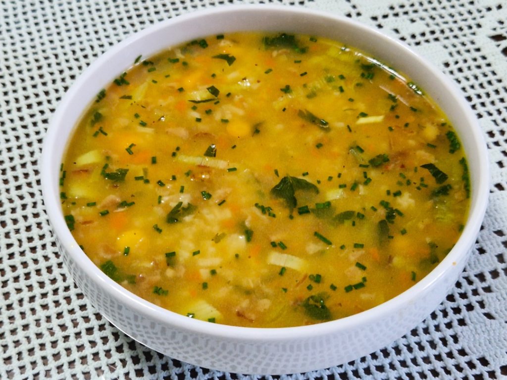 Riževa juha s porom in korenjem