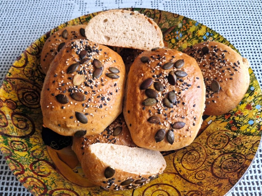 Polnozrnate bombetke s kislim testom