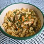 Kocke z mlado čebulo in korenjem