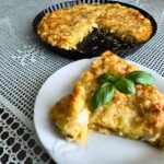 Mesna pita s čebulno marmelado