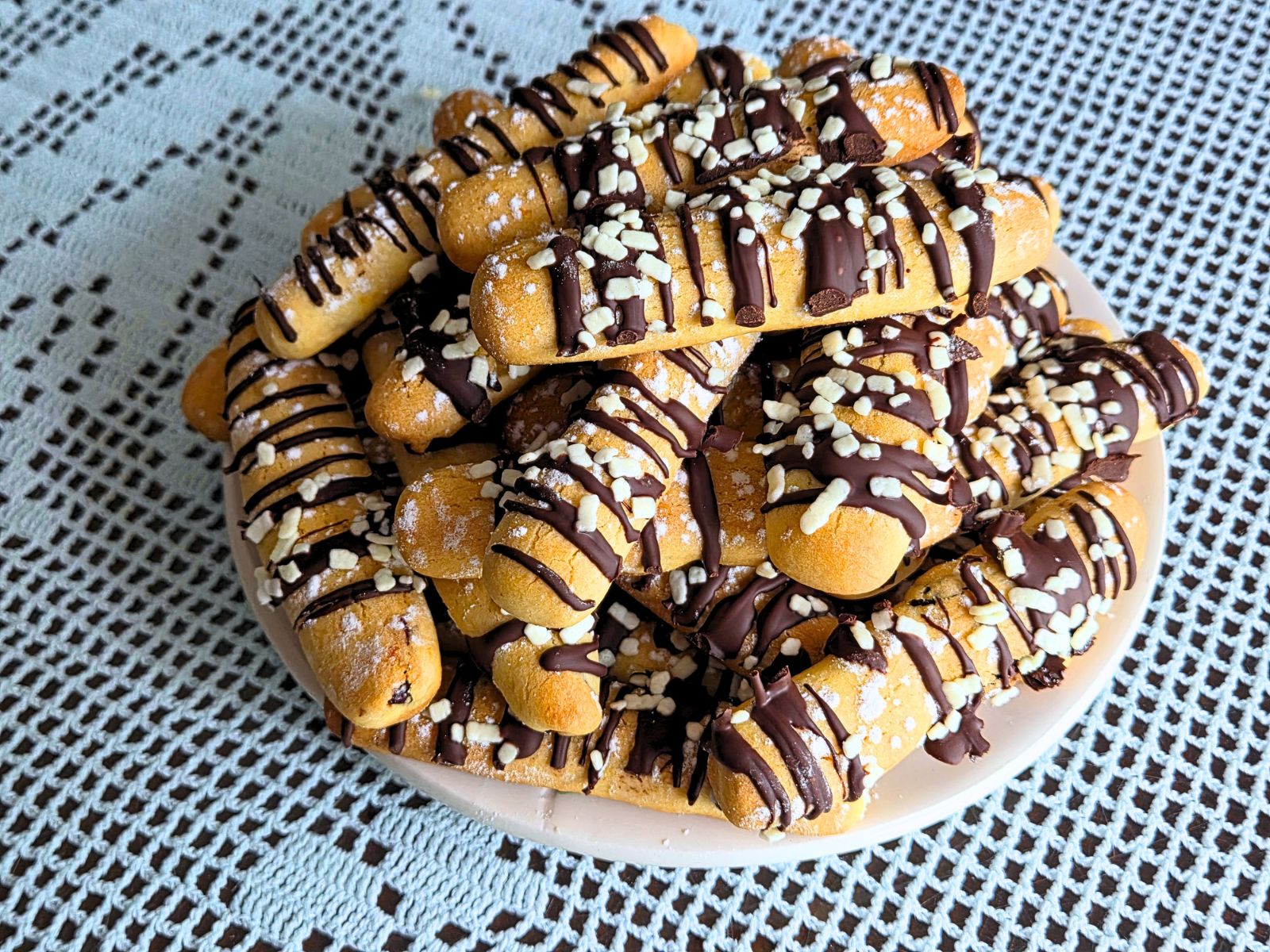 Palčke z brusnicami in čokolado