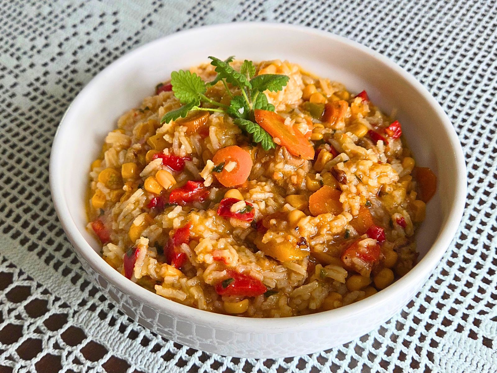 Rižota s papriko, koruzo in parmezanom