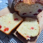 Mlečni masleni kruh s kandiranimi češnjami